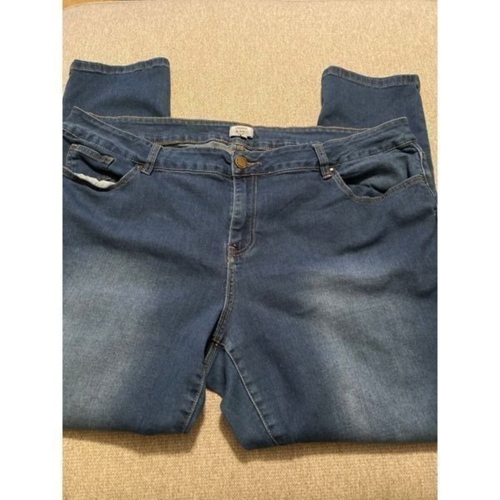 Crown and ivy‎ jeans